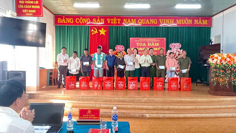 Công an xã Ia Chia tổ chức tọa đàm Chương trình ngày hội toàn dân bảo vệ an ninh tổ quốc (19/8/2025)