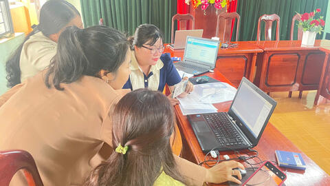 Hỗ trợ cho các đơn vị trường học vận hành hệ thống quản lý văn bản liên thông giữa cấp xã, cấp tỉnh và Trung ương trong hoạt động quản lý nhà nước